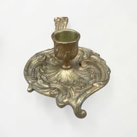 Image 7 of Ancien bougeoir à main en bronze fin XIXe - style Louis XV - bougeoir rat de cave décor rocaille