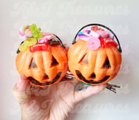 Image 1 of Candy Pumpkin Cips