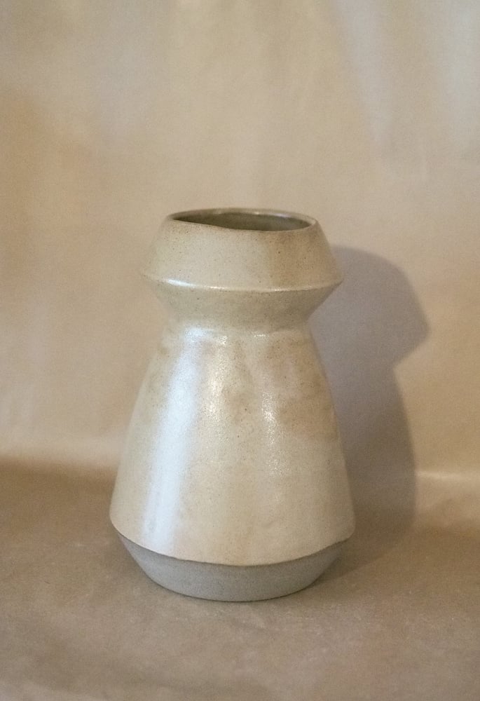 Image of Rongomai vase - Ōpapa