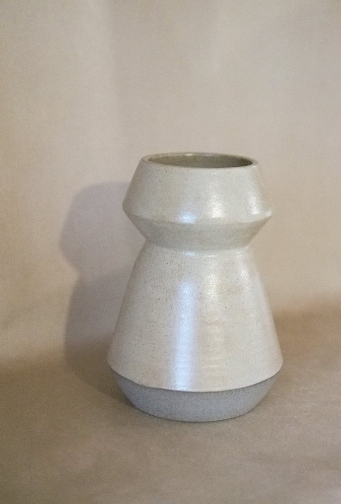 Image of Rongomai vase - Ōpapa