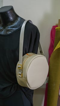 Image 2 of Winnie Handbag in Ivory Vinyl