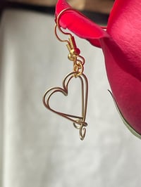 Image 1 of Copper handmade vintage style dangle heart earrings 