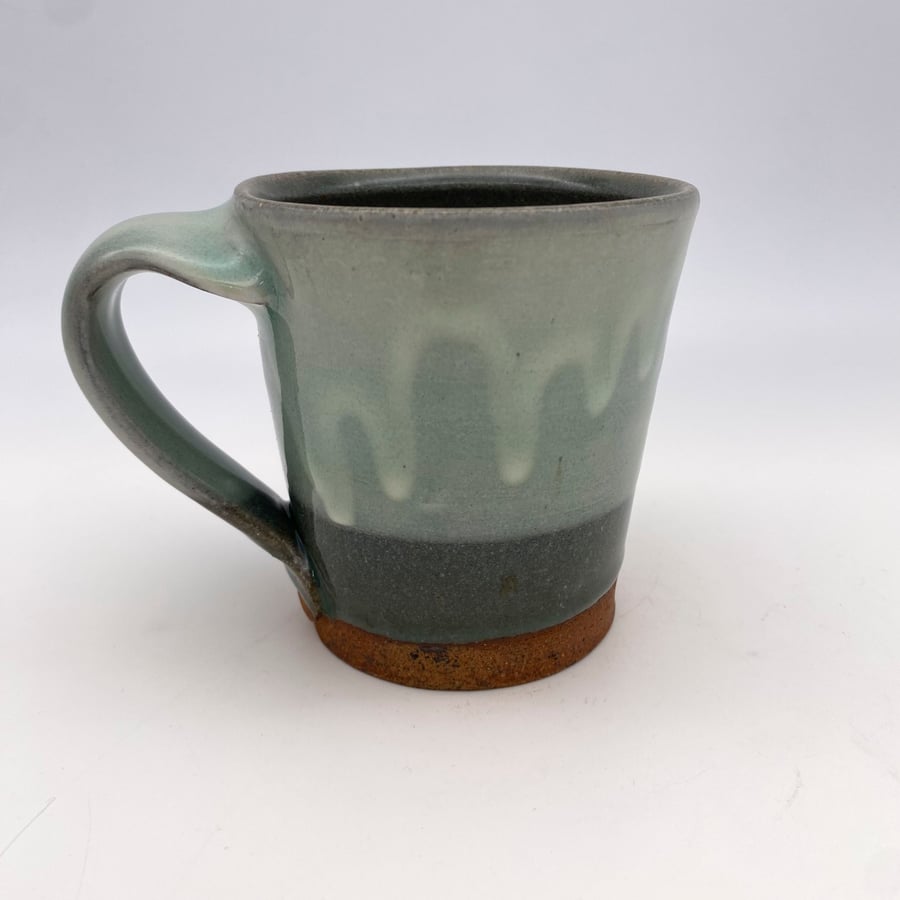 Image of Mug (green+slip)
