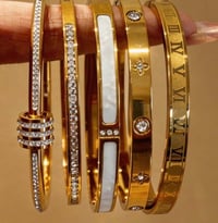 Image 4 of SIGNATURE STACKS