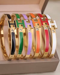 SIGNATURE HER STACKS