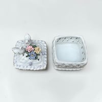 Image 11 of Boîte à bijoux ancienne porcelaine blanche avec oiseaux bonbonnière romantique vintage