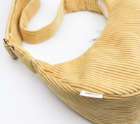 Image 1 of Sac croissant • velours côtelé jaune