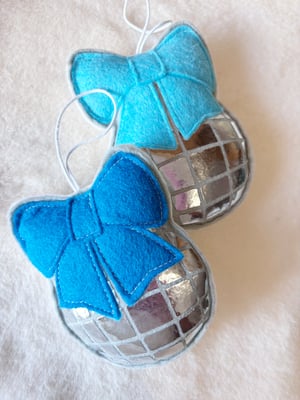 Image of SALE- celebrities and decorations