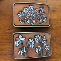 Image 2 of ANTIQUE BROWN NATIVE DAISY BELT BUCKLE