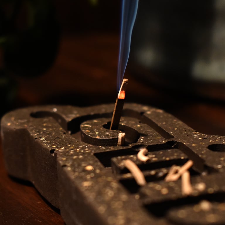 'Goldtooth' Incense Burner Image 3