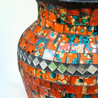 Image 4 of Vase en mosaïque et verre vintage  décoration bohème chic - Pot en mosaïque vintage