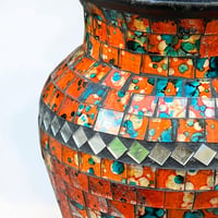 Image 8 of Vase en mosaïque et verre vintage  décoration bohème chic - Pot en mosaïque vintage