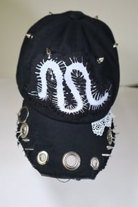 Image 2 of Casket cap with a centipede patch