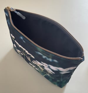 Image of Cow parsley, LARGE travel bag, make-up, toiletries zipper pouch