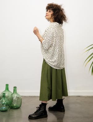 Image of Blusa amplia estampada topos verdes by El otro tigre