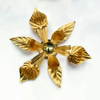 Image 1 of Grande applique murale fleur en métal doré à la feuille vintage - Applique flor...