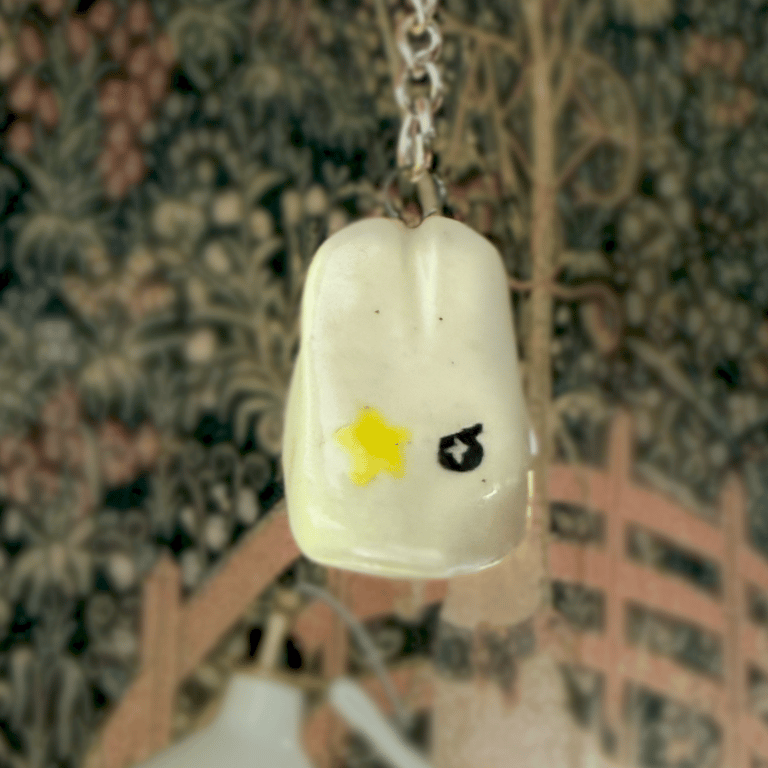 image of angry bun keychain