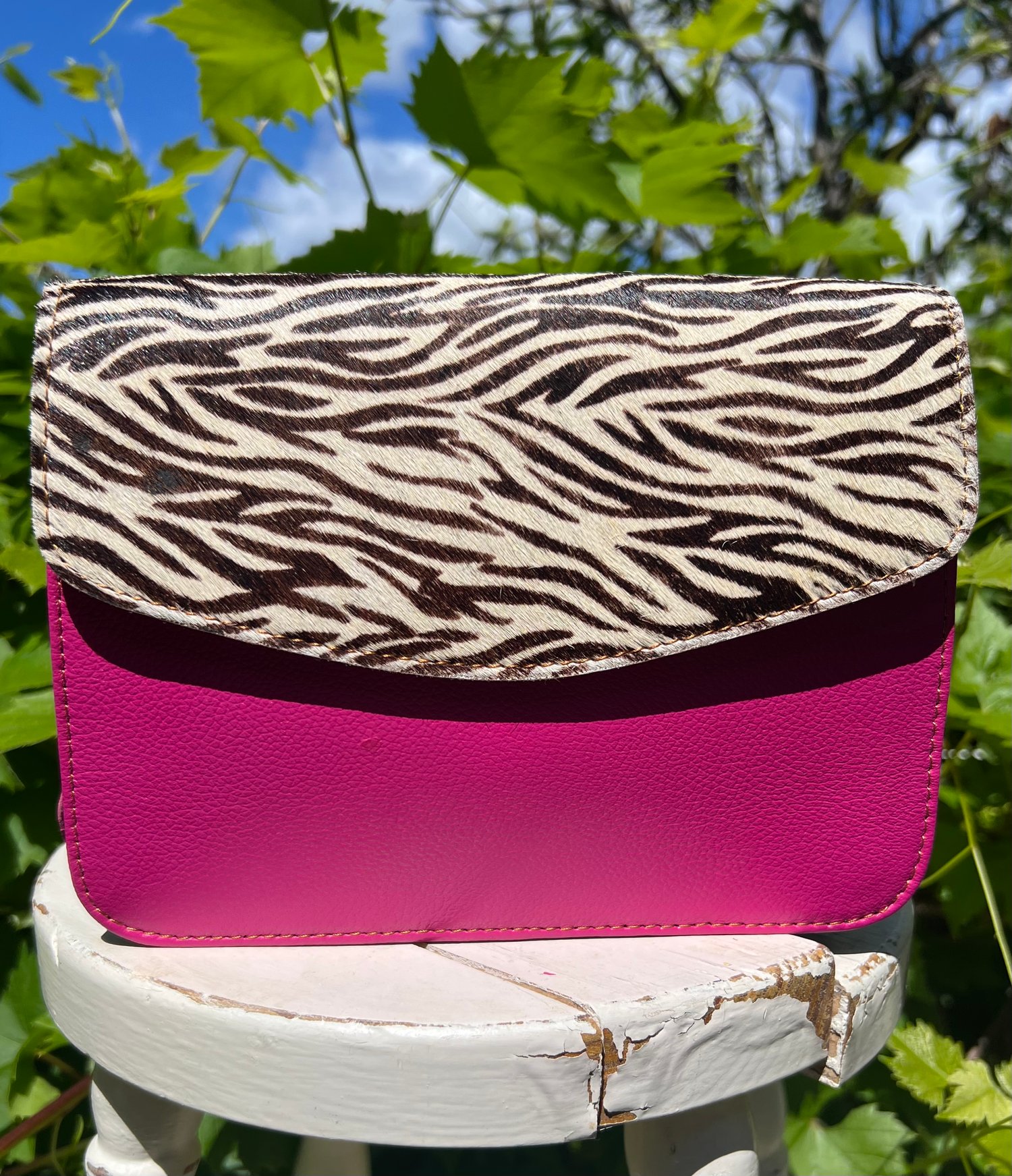 Image of Small Clutch/animal #25A