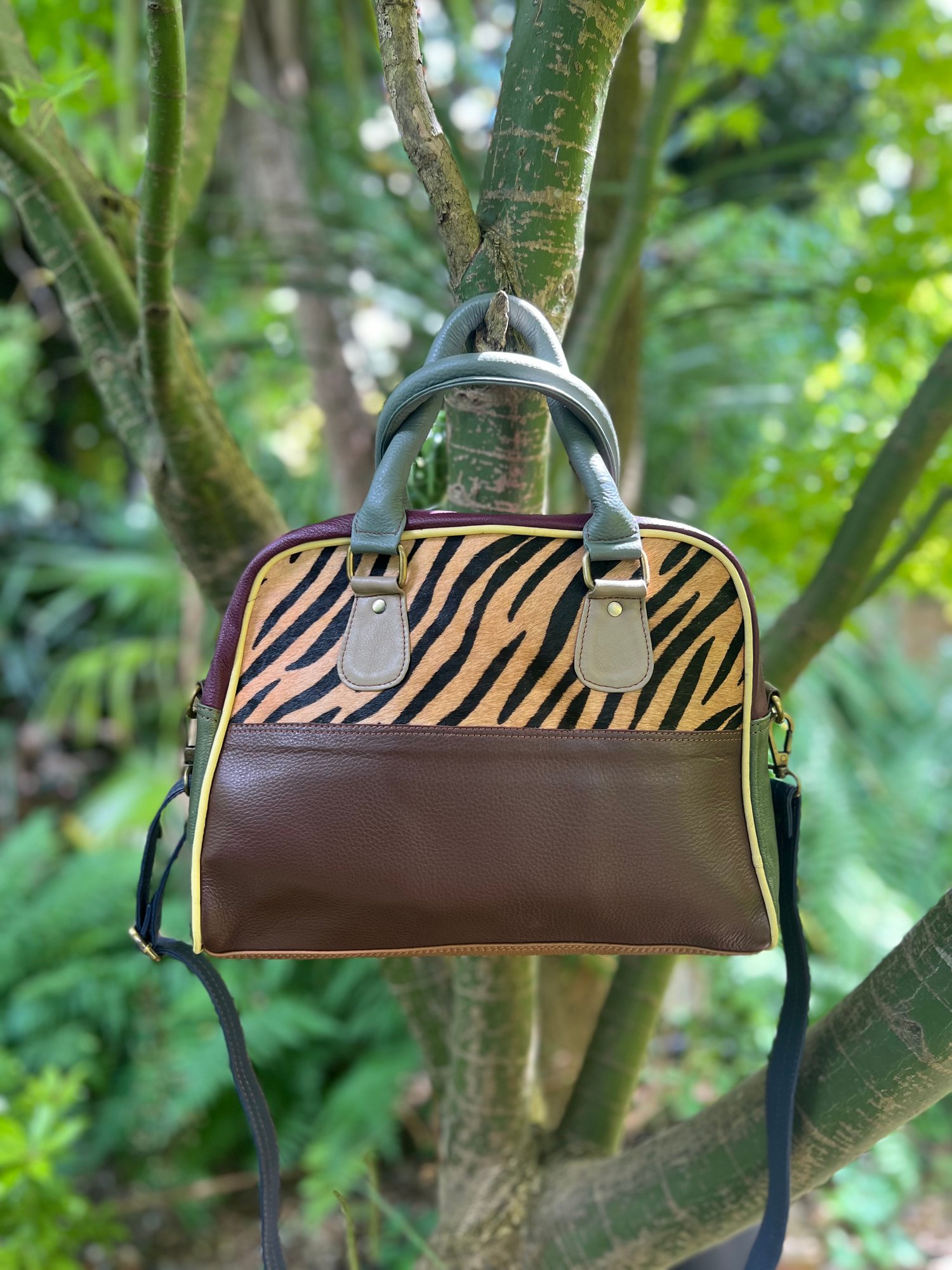 Image of Top Handle Ipad-Size bag #002