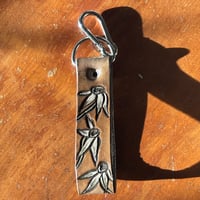 Image 4 of FLANNEL FLOWER KEYRING- ANTIQUE BROWN