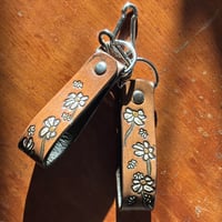 Image 1 of NATIVE DAISY KEYRING