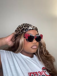 Image 3 of Black Rose Sunglasses 