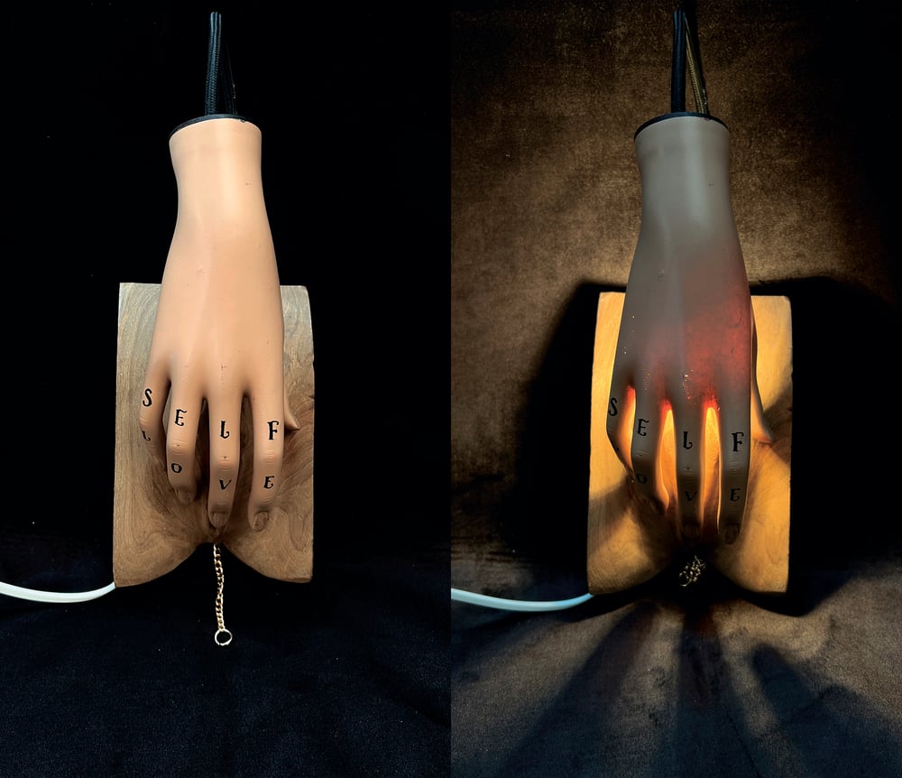 Image of Lampe-sculpture originale "Self Love"
