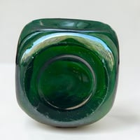 Image 11 of Vase en verre vert vintage moderniste - Carafe carrée en verre vert ancien1960-1970