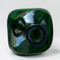 Image 9 of Vase en verre vert vintage moderniste - Carafe carrée en verre vert ancien1960-1970