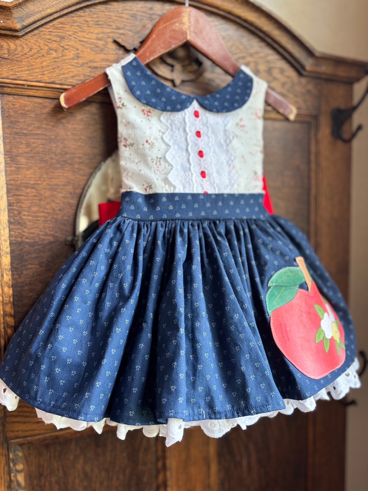 Image of Apple Dress size 3