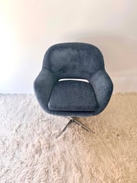 Image 5 of SILLONES “HUEVO” GIRATORIOS AZULES, AÑOS 70