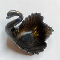 Image 4 of Cygne vide-poche en bronze ancien  vide-poche en bronze forme cygne vintage 