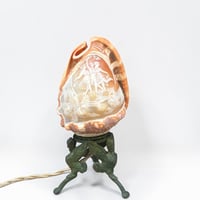 Image 1 of Lampe Veilleuse Coquillage Camée Sculpté Les Trois Grâces sur socle bronze fin XIXe