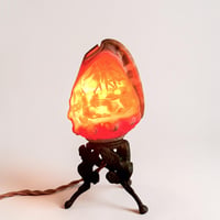 Image 2 of Lampe Veilleuse Coquillage Camée Sculpté Les Trois Grâces sur socle bronze fin XIXe