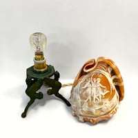 Image 10 of Lampe Veilleuse Coquillage Camée Sculpté Les Trois Grâces sur socle bronze fin XIXe