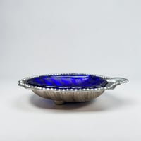 Image 5 of Beurrier coquille Saint-Jacques vintage coquillage métal argenté et verre bleu 1970s 