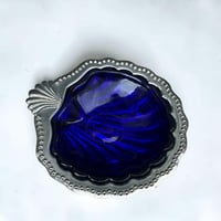 Image 3 of Beurrier coquille Saint-Jacques vintage coquillage métal argenté et verre bleu 1970s 