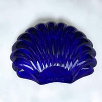Image 6 of Beurrier coquille Saint-Jacques vintage coquillage métal argenté et verre bleu 1970s 