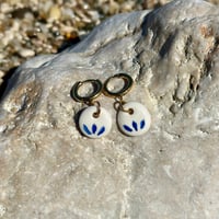 Image 2 of Boucles d'oreilles Pétales