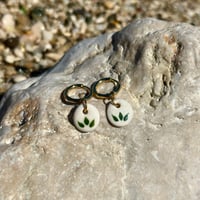Image 2 of Boucles d'oreilles Pétales verte