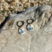 Image 2 of Boucles d'oreilles Fleurs bleu