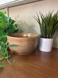 8.5" Brown Speckled Serving/Salad Bowl. 4" Deep.