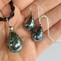 Image 2 of Iris Drops - Earrings and Pendant Set
