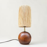 Image 4 of Lampe boule en bois vintage 70 et abat-jour en raphia - lampe moderniste scandinave 