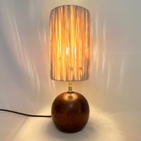 Image 3 of Lampe boule en bois vintage 70 et abat-jour en raphia - lampe moderniste scandinave 