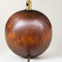 Image 8 of Lampe boule en bois vintage 70 et abat-jour en raphia - lampe moderniste scandinave 