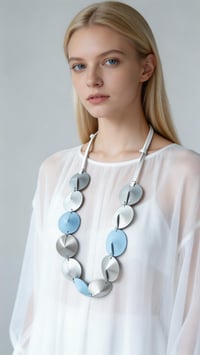 Image 1 of Collana scultura, artigianale, in pelle, modello: TORTOISE long - cielo