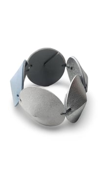 Image 1 of Bracciale scultura, artigianale, in pelle, modello: TORTOISE - cielo