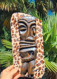 Image 1 of Tiki Moderno in scudo leopardato