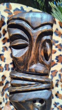 Image 3 of Tiki Moderno in scudo leopardato